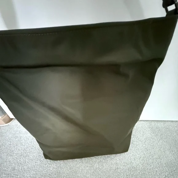 lululemon athletica Olive Crossbody Bag - Picture 5 of 6